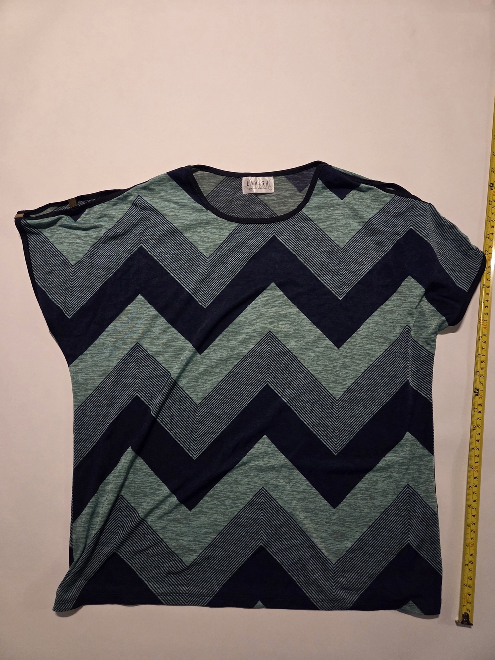 Lavish Chevron Short Sleeve Tee in Teal & Navy
